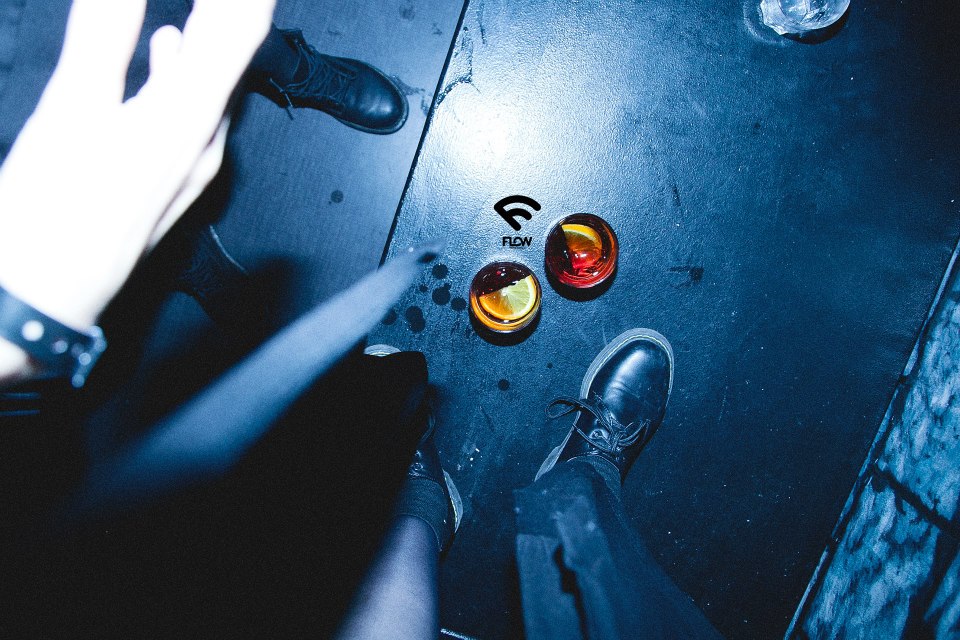 flow drinks shoes in the club by anna qzzolin