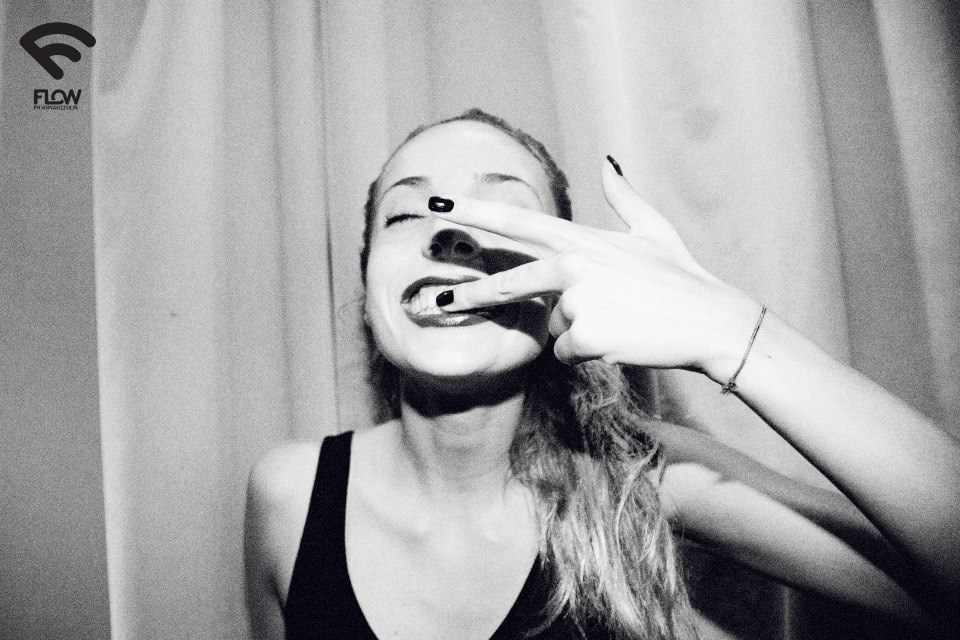 flow lips and nails anna qzzolin