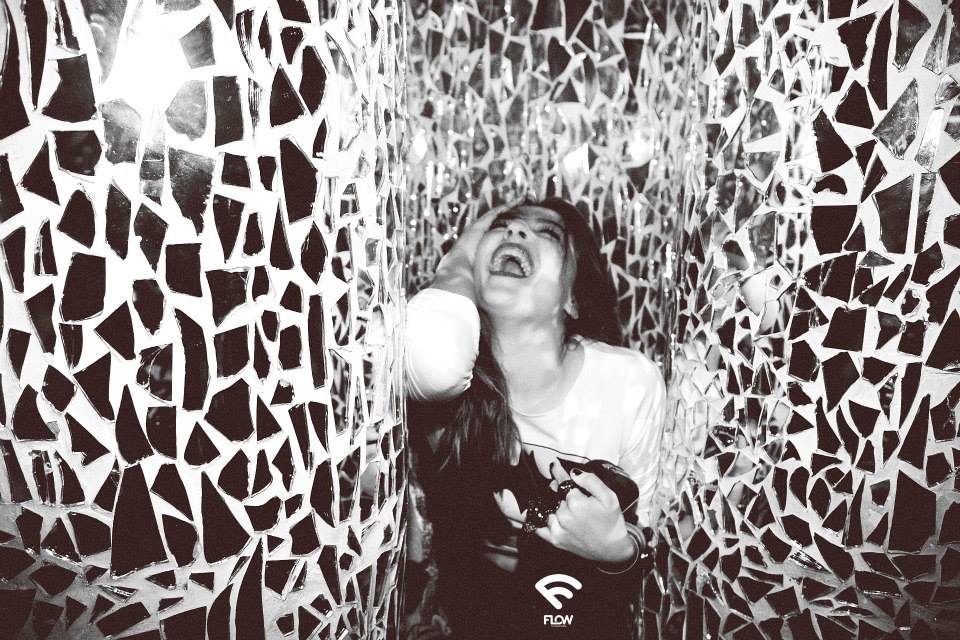 flow scream girl in the maze by anna qzzolin