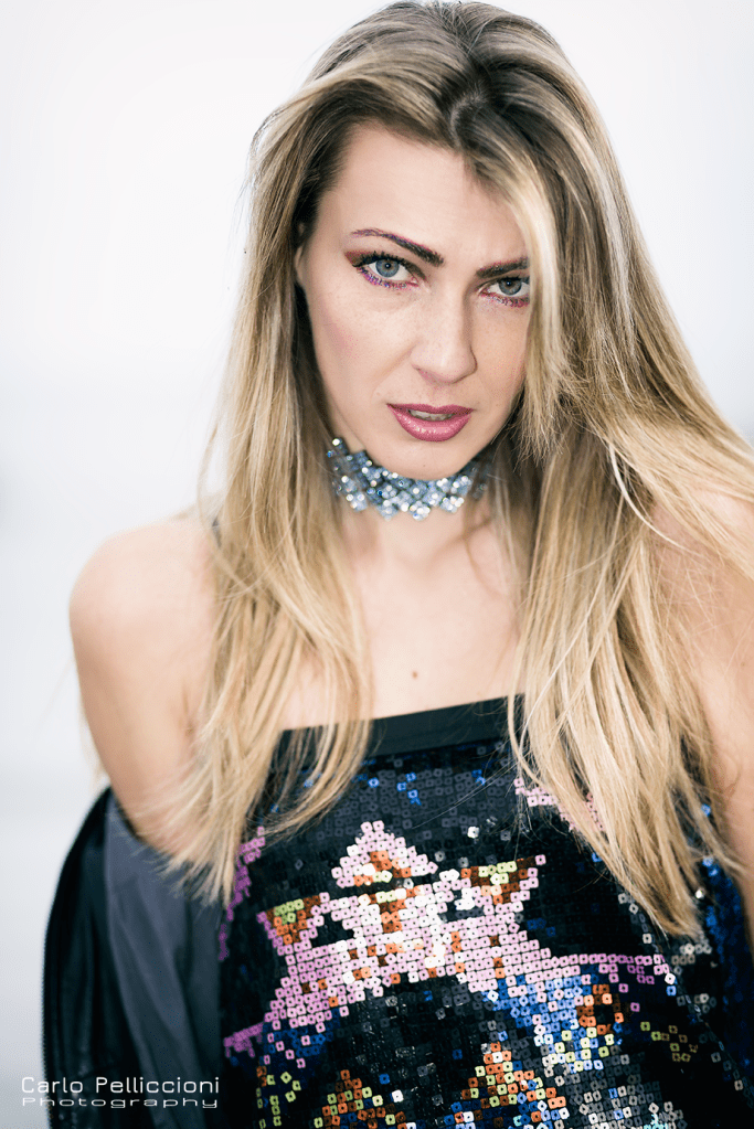 inessa vinessa blonde girl mermaid blogger