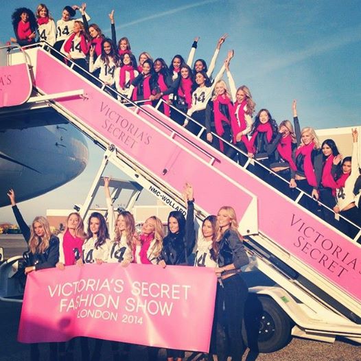 victoria secret models flying to london 2014 show boarding plane