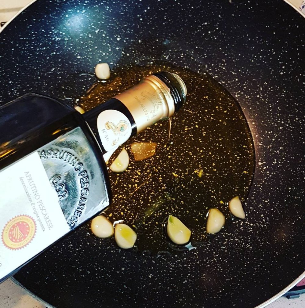 Oil and garlic pasta base cooking on blog